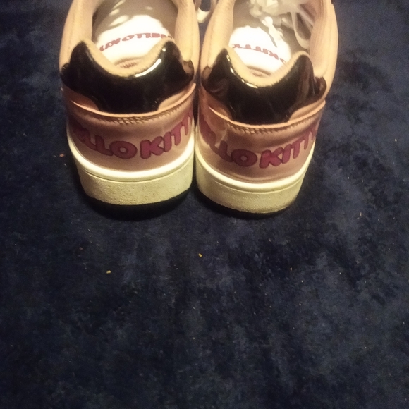 Hello Kitty shoes - Picture 3 of 4